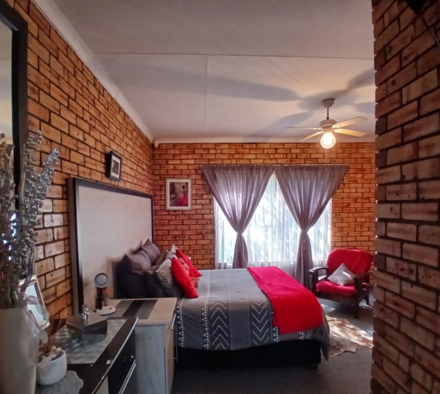 3 Bedroom Property for Sale in Rustenburg Central North West
